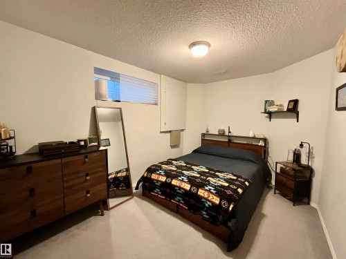13707 149 Avenue, Edmonton, AB - Indoor Photo Showing Bedroom