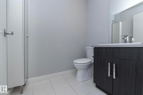 7257 Armour Crescent, Edmonton, AB - Indoor Photo Showing Bathroom