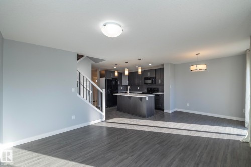 7257 Armour Crescent, Edmonton, AB - Indoor