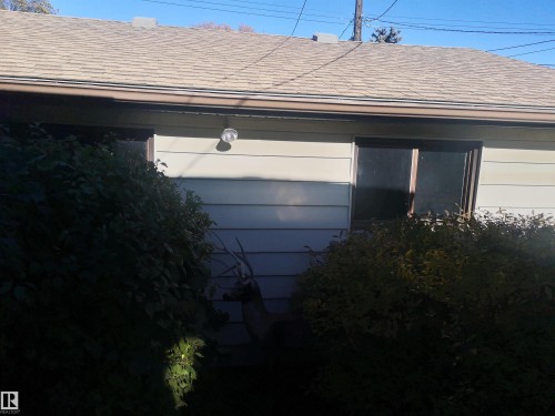 9636 63 Avenue, Edmonton, AB - Outdoor