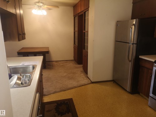 9636 63 Avenue, Edmonton, AB - Indoor Photo Showing Kitchen With Double Sink