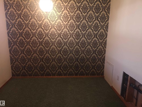 9636 63 Avenue, Edmonton, AB - Indoor Photo Showing Other Room