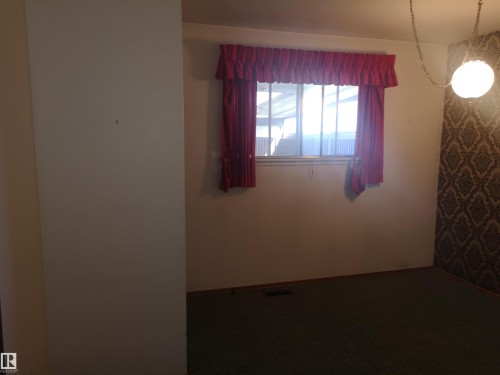 9636 63 Avenue, Edmonton, AB - Indoor Photo Showing Other Room