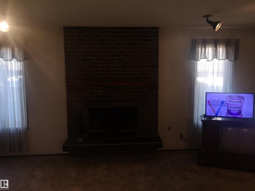 9636 63 Avenue, Edmonton, AB - Indoor With Fireplace