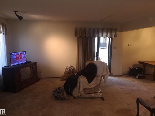 9636 63 Avenue, Edmonton, AB - Indoor Photo Showing Other Room