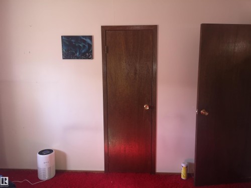 9636 63 Avenue, Edmonton, AB - Indoor