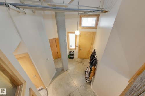 104 10265 107 Street, Edmonton, AB - Indoor