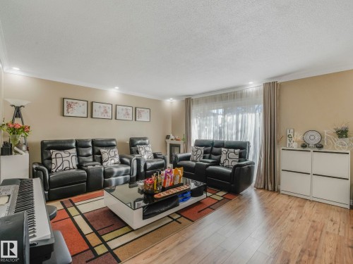 K8 1 Garden Grove, Edmonton, AB - Indoor Photo Showing Living Room