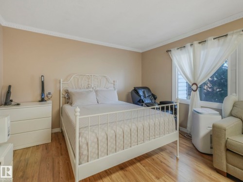 K8 1 Garden Grove, Edmonton, AB - Indoor Photo Showing Bedroom