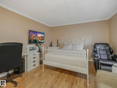 K8 1 Garden Grove, Edmonton, AB - Indoor Photo Showing Bedroom
