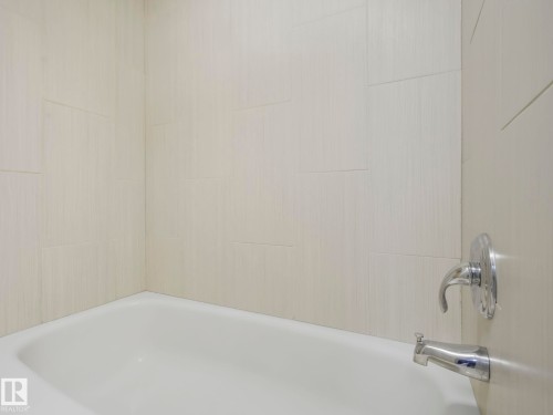 K8 1 Garden Grove, Edmonton, AB - Indoor Photo Showing Bathroom