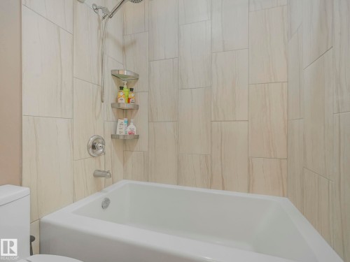 K8 1 Garden Grove, Edmonton, AB - Indoor Photo Showing Bathroom