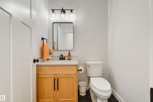 13 1005 Calahoo Road, Spruce Grove, AB - Indoor Photo Showing Bathroom