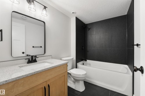 13 1005 Calahoo Road, Spruce Grove, AB - Indoor Photo Showing Bathroom