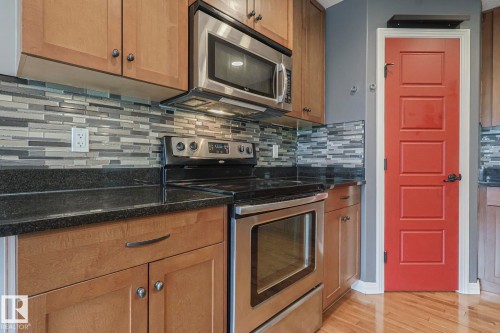 819 172 Street, Edmonton, AB - Indoor Photo Showing Kitchen