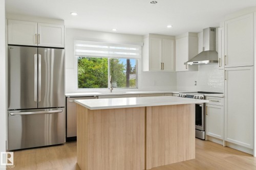2011 89 Street, Edmonton, AB - Indoor Photo Showing Kitchen
