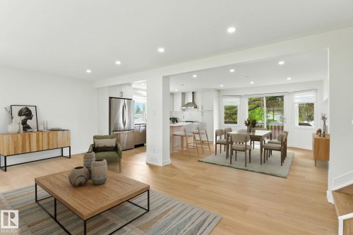 2011 89 Street, Edmonton, AB - Indoor Photo Showing Living Room