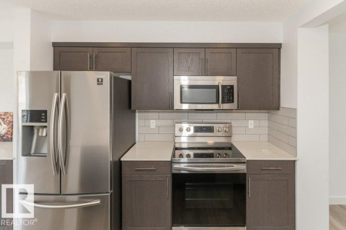 838 Daniels Way, Edmonton, AB - Indoor Photo Showing Kitchen