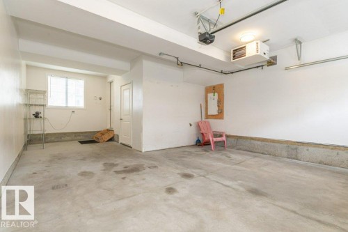 838 Daniels Way, Edmonton, AB - Indoor Photo Showing Garage