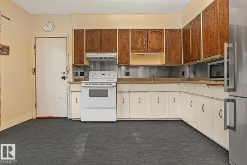 9221 110 Avenue, Edmonton, AB - Indoor Photo Showing Kitchen
