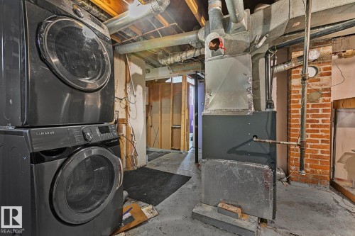 9221 110 Avenue, Edmonton, AB - Indoor Photo Showing Laundry Room