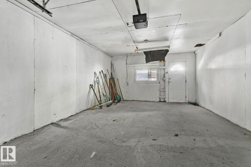 9221 110 Avenue, Edmonton, AB - Indoor Photo Showing Garage