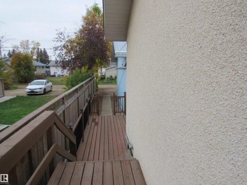 Deck with a yard - 5016 51 Street, Barrhead, AB - Outdoor