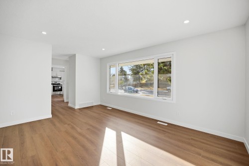 12811/12813 89 Street Nw, Edmonton, AB - Indoor