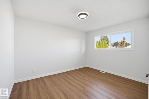 12811/12813 89 Street Nw, Edmonton, AB - Indoor Photo Showing Other Room