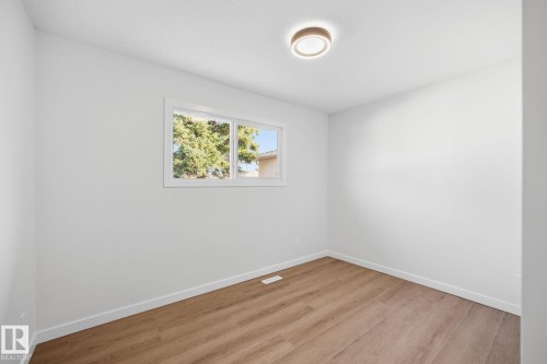 12811/12813 89 Street Nw, Edmonton, AB - Indoor Photo Showing Other Room