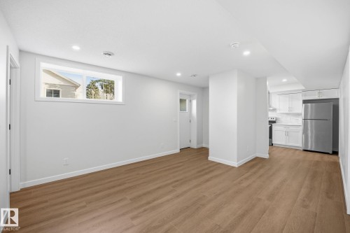 12811/12813 89 Street Nw, Edmonton, AB - Indoor Photo Showing Other Room