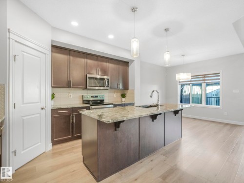 9919 223 Street, Edmonton, AB - Indoor Photo Showing Kitchen With Upgraded Kitchen