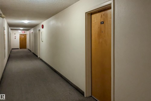 206 10826 113 Street, Edmonton, AB - Indoor Photo Showing Other Room