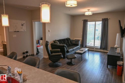 201 812 Welsh Drive, Edmonton, AB - Indoor