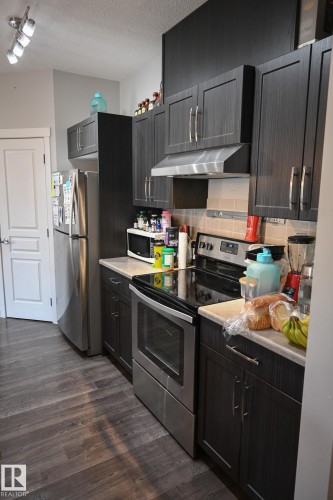 201 812 Welsh Drive, Edmonton, AB - Indoor Photo Showing Kitchen