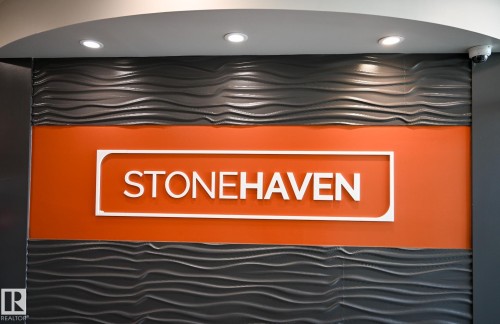 201 812 Welsh Drive, Edmonton, AB - Indoor Photo Showing Bedroom