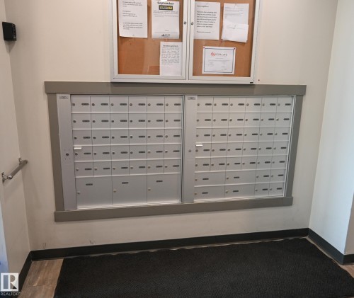 201 812 Welsh Drive, Edmonton, AB - Indoor Photo Showing Other Room