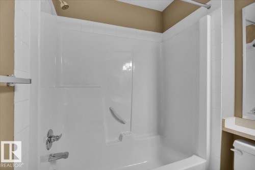332 1520 Hammond Gate, Edmonton, AB - Indoor Photo Showing Bathroom