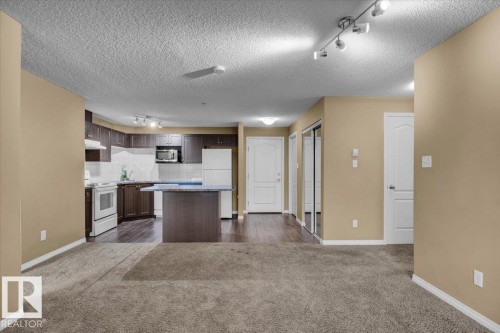 332 1520 Hammond Gate, Edmonton, AB - Indoor Photo Showing Kitchen