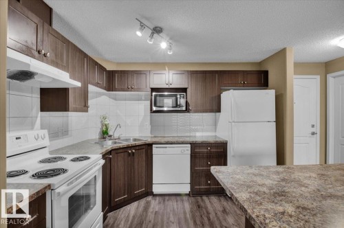 332 1520 Hammond Gate, Edmonton, AB - Indoor Photo Showing Kitchen With Double Sink