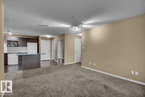 332 1520 Hammond Gate, Edmonton, AB - Indoor Photo Showing Kitchen