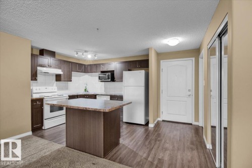 332 1520 Hammond Gate, Edmonton, AB - Indoor Photo Showing Kitchen