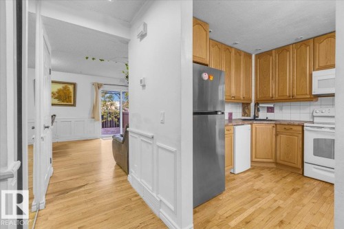 3123 138 Avenue, Edmonton, AB - Indoor Photo Showing Kitchen