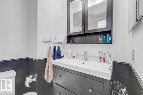 3123 138 Avenue, Edmonton, AB - Indoor Photo Showing Bathroom