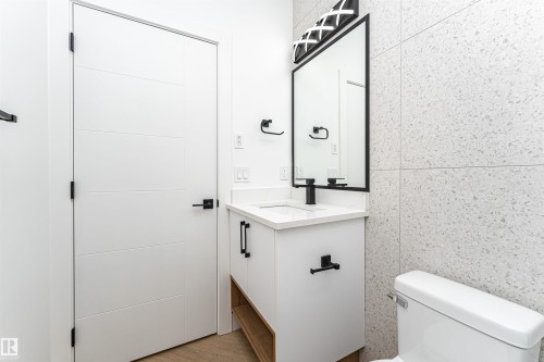 3221 Pelerin Crescent, Beaumont, AB - Indoor Photo Showing Bathroom