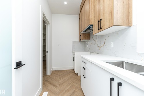 3221 Pelerin Crescent, Beaumont, AB - Indoor Photo Showing Kitchen