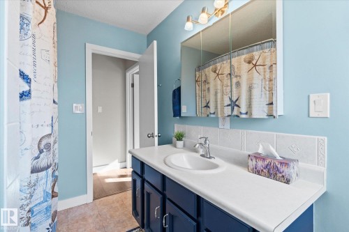 4911 46 St, Evansburg, AB - Indoor Photo Showing Bathroom