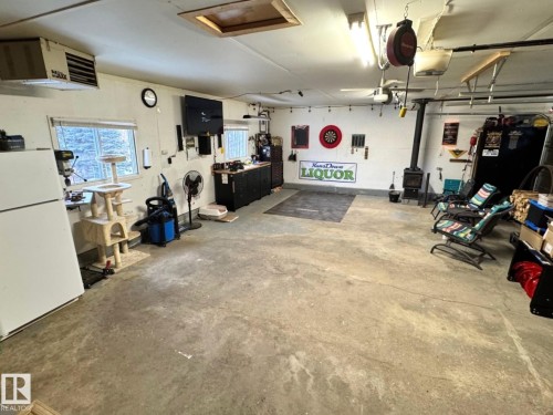 4911 46 St, Evansburg, AB - Indoor Photo Showing Garage