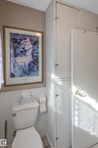 main floor bathroom with shower - 218 58532 Range Road 113, Rural St. Paul County, AB - Indoor Photo Showing Bathroom