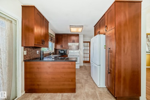 6308 144A Avenue, Edmonton, AB - Indoor Photo Showing Kitchen